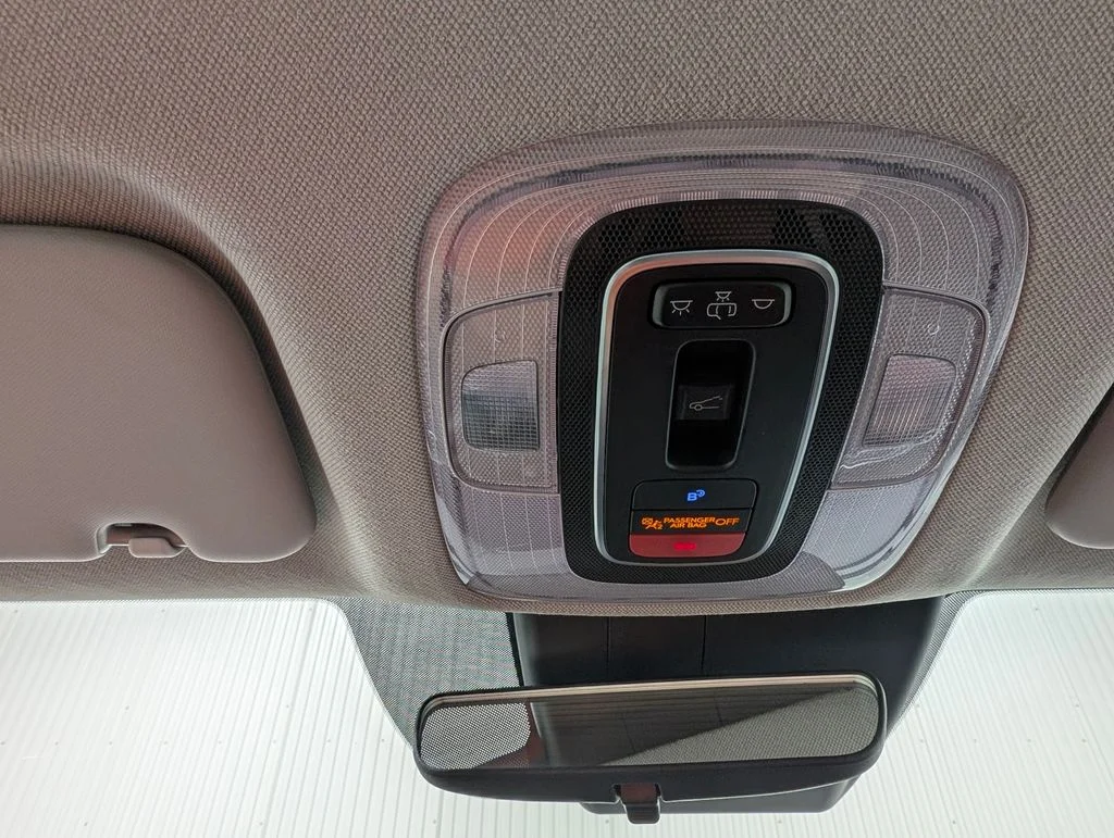 Certified Used 2025 Gray Hyundai SEL Convenience image 9