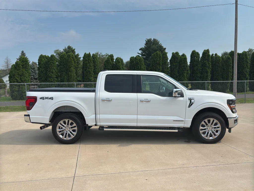 Used 2024 Oxford White Ford XLT image 3