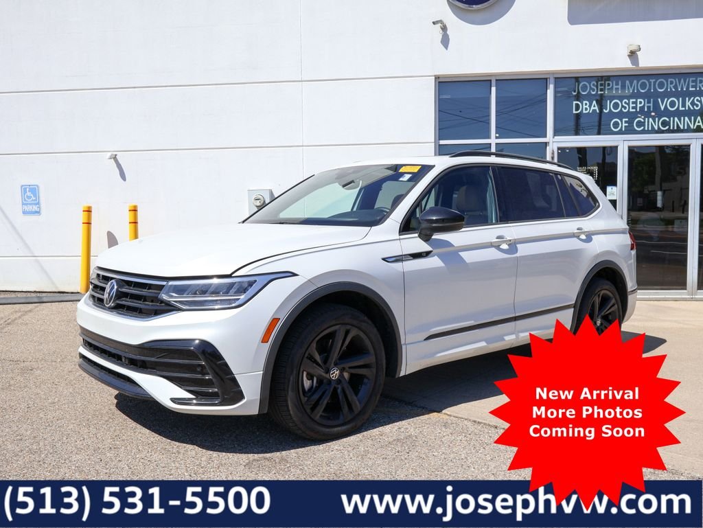 2023 Volkswagen Tiguan SE R-LINE BLACK