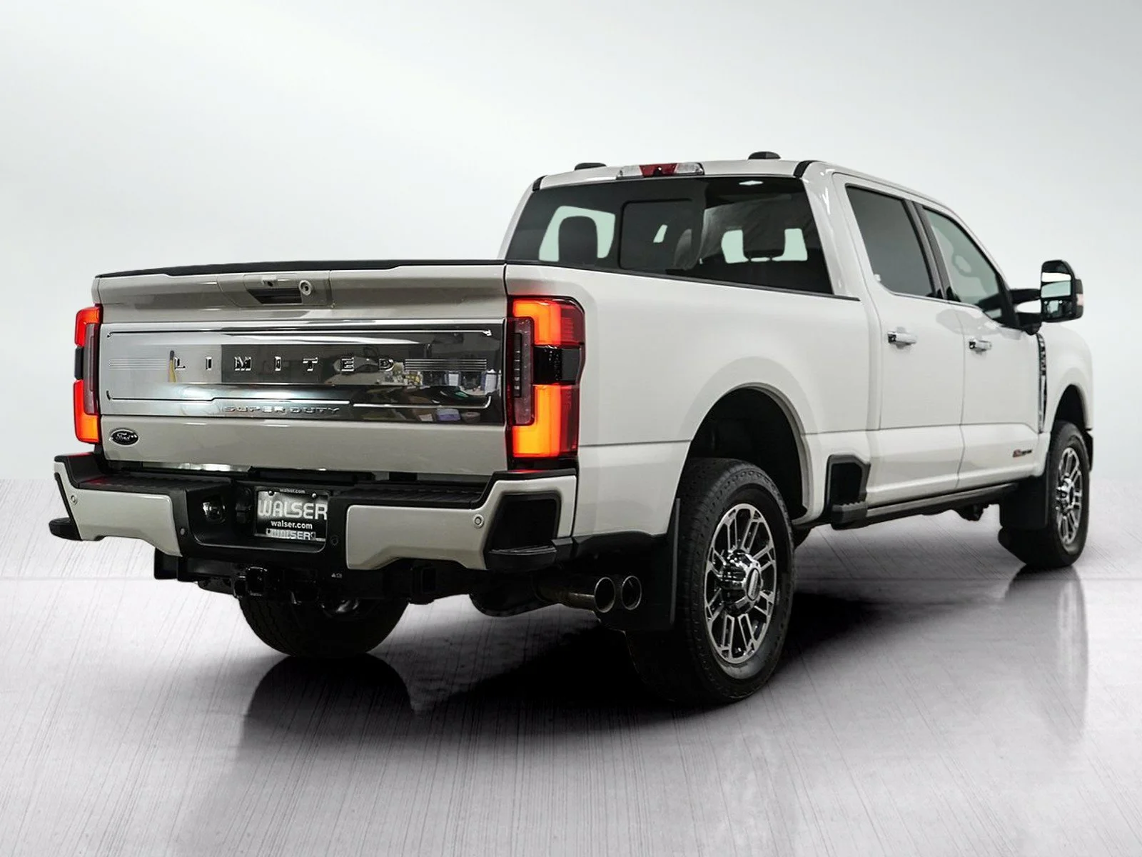 Used 2023 Star White Metallic Tri-Coat Ford Limited image 5