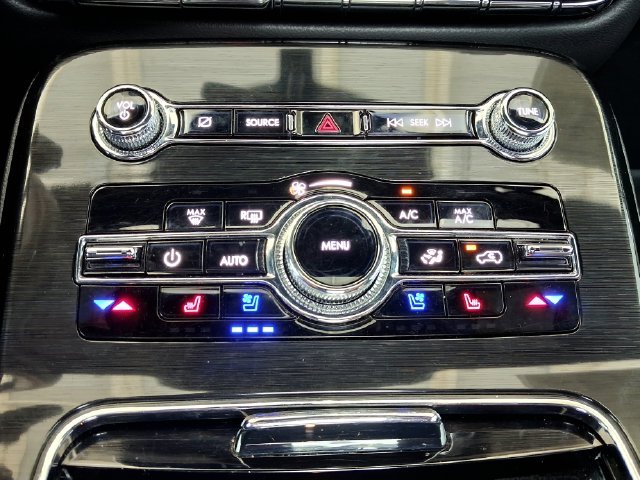 Used 2023 Black Lincoln Reserve image 22