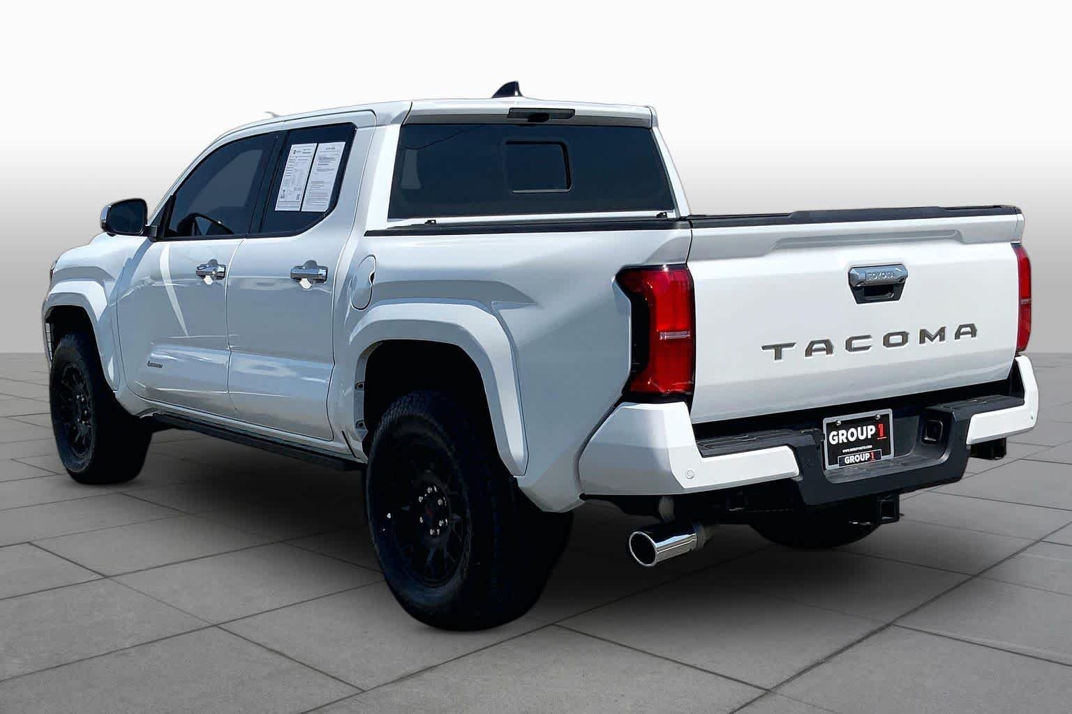 Used 2025 Wind Chill Pearl Toyota Limited image 11