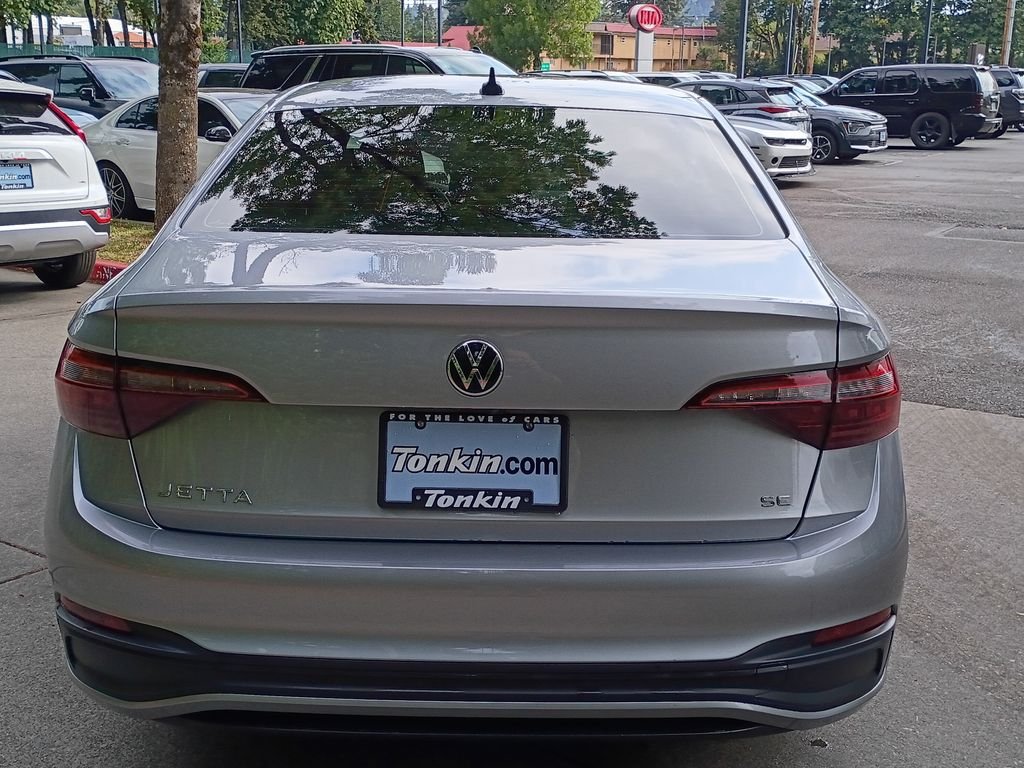 Used 2022 Silver Volkswagen 1.5T SE image 5