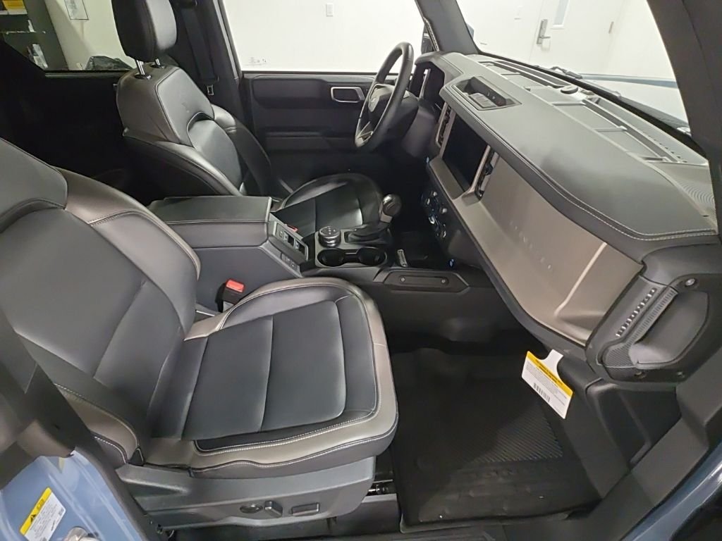 Used 2025 Azure Gray Metallic Ford Outer Banks image 27