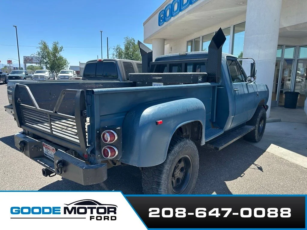 Used 1992 Blue Dodge Base image 4
