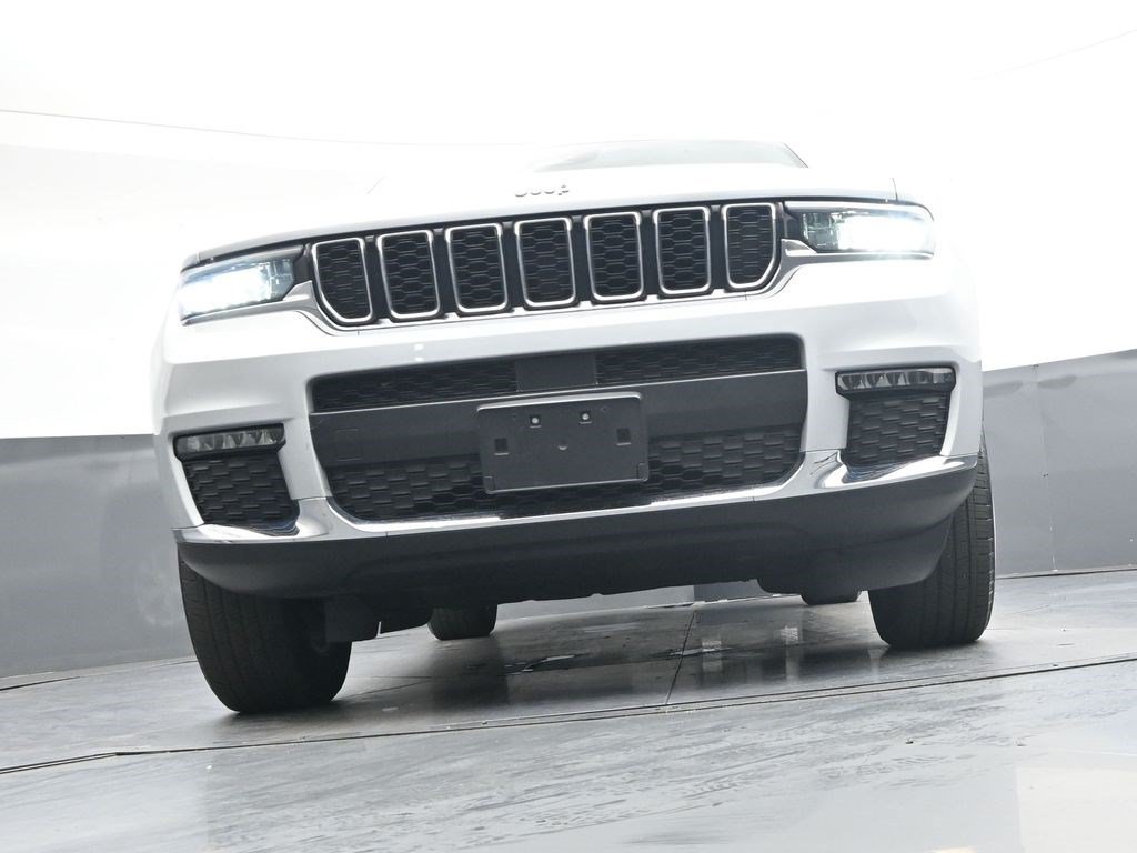 Used 2023 Silver Zynith Jeep Limited image 46