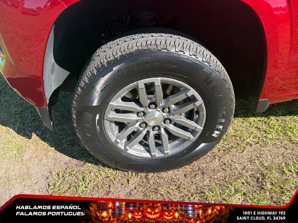 Used 2023 RADIANT RED TINTCOAT Chevrolet 2WD LT image 10