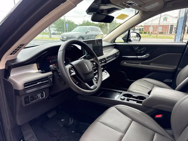 Used 2023 Black Lincoln Standard image 14