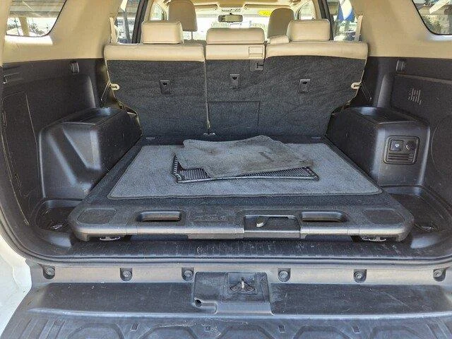Used 2010 Blizzard Pearl Toyota Limited image 28