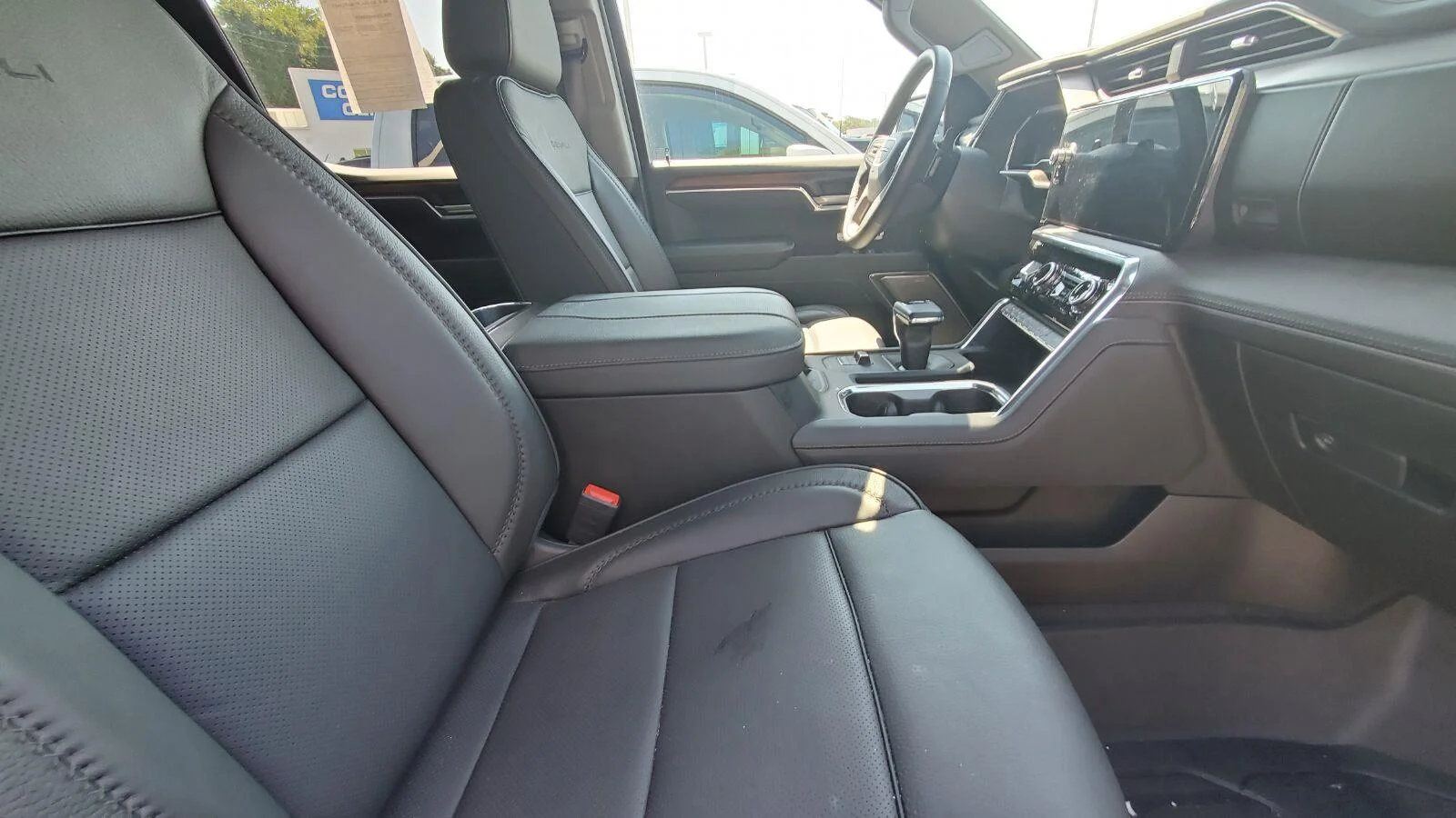 Used 2025 Onyx Black GMC Denali image 4