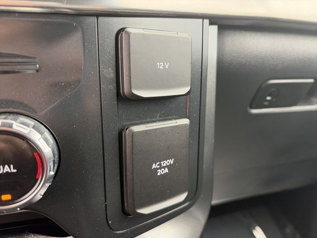 Used 2022 Silver Ford Lariat image 29
