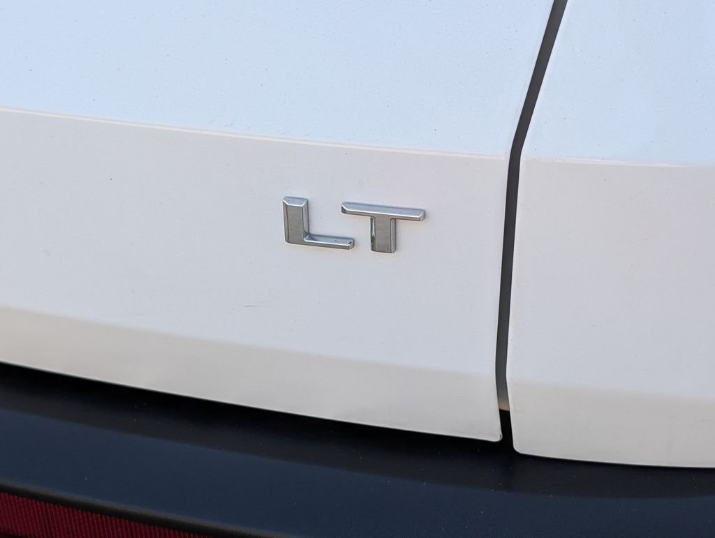 Used 2024 Summit White Chevrolet LT image 33