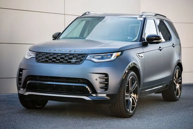 2026 Land Rover Discovery P360 Tempest Edition's photo