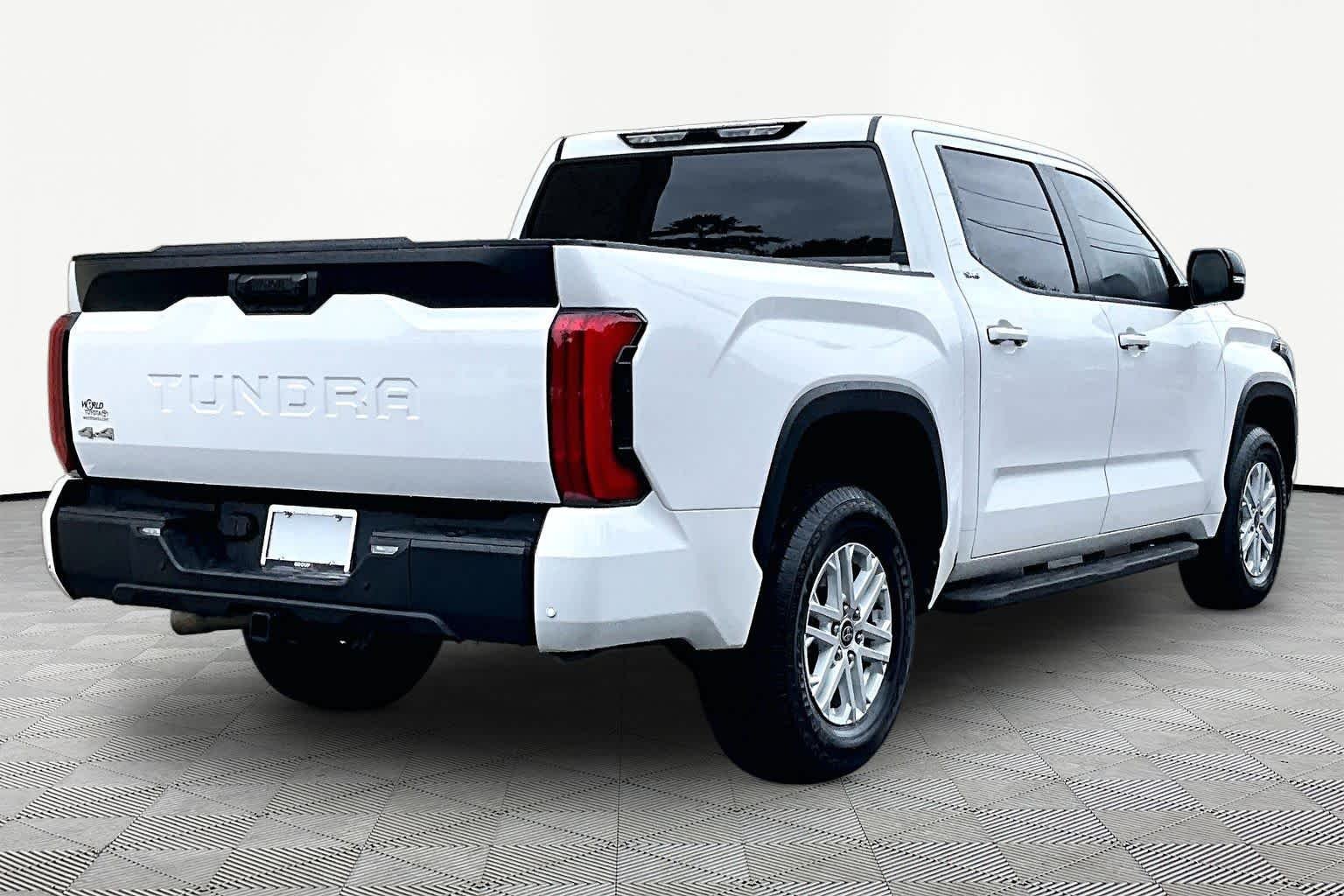 Used 2024 Ice Cap Toyota SR5 image 13