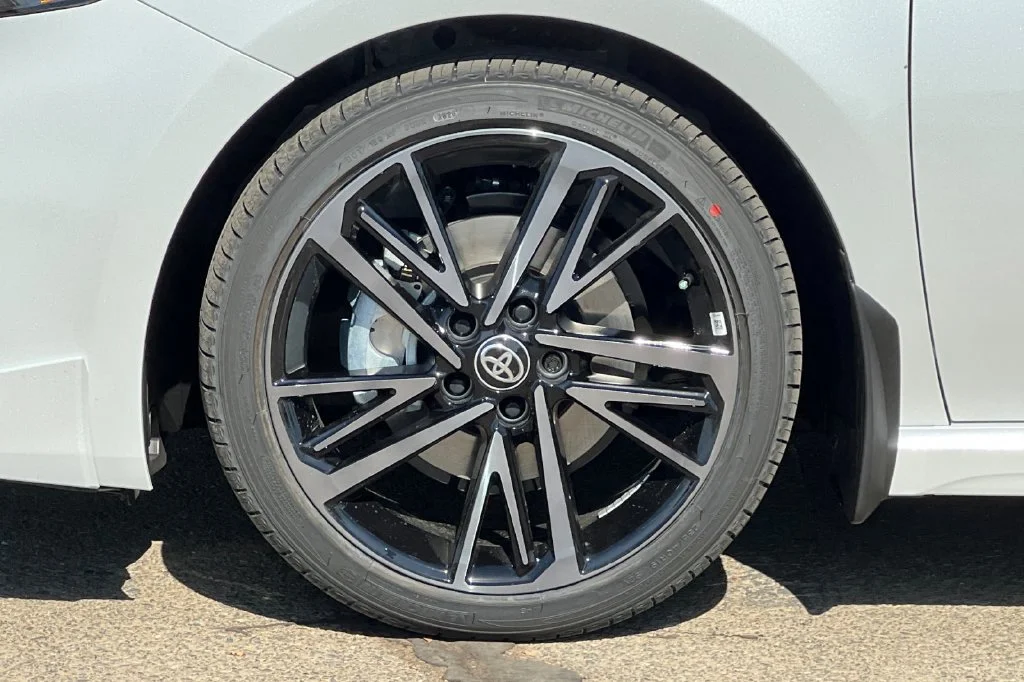 New 2026 Wind Chill Pearl Toyota XSE image 32