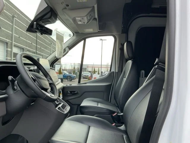 New 2026 Oxford White Ford Base image 17