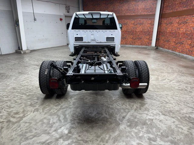 New 2026 Oxford White Ford F-450® XL image 4