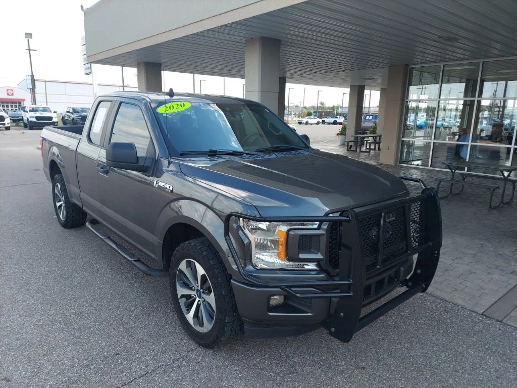 Used 2020 Gray Ford XL image 1