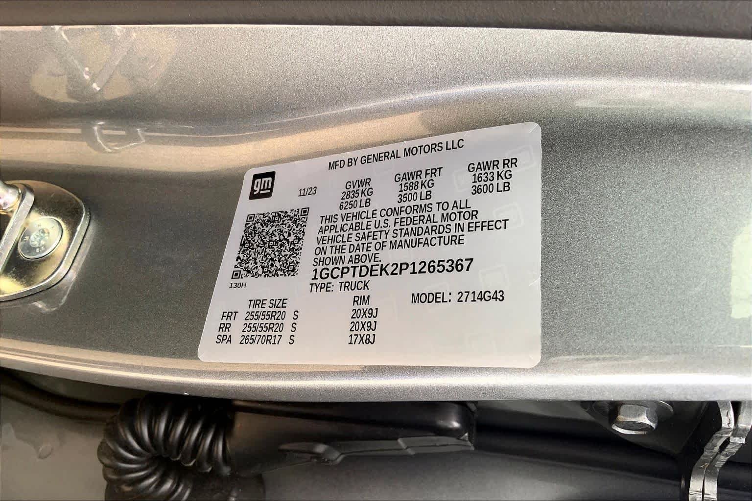 Used 2023 Sterling Gray Metallic Chevrolet 4WD Z71 image 34