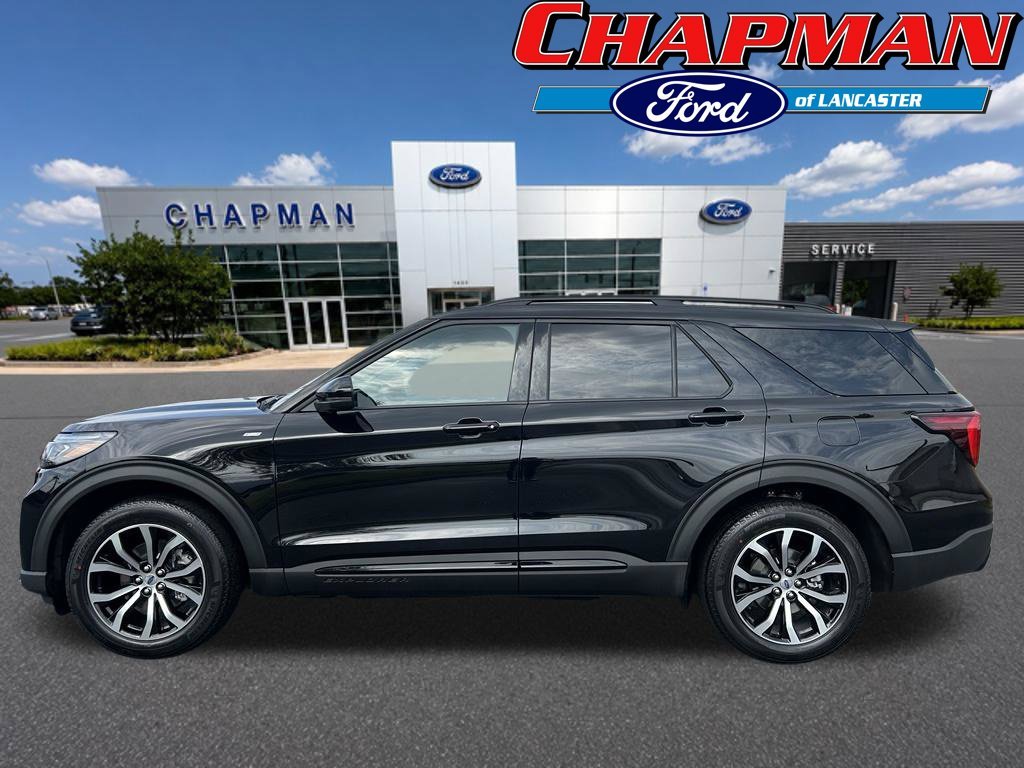 New 2027 Agate Black Metallic Ford ST-Line image 2