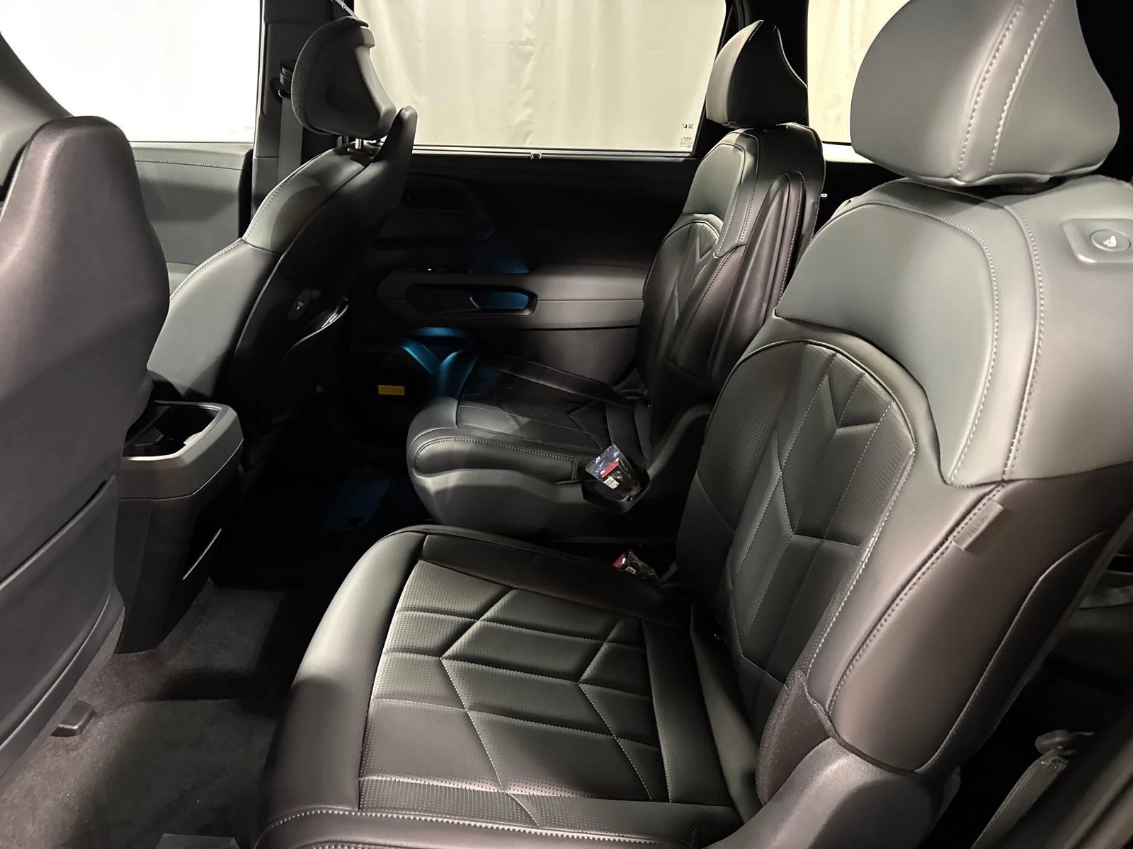 New 2027 Glacial White Pearl Kia X-Line SX image 5