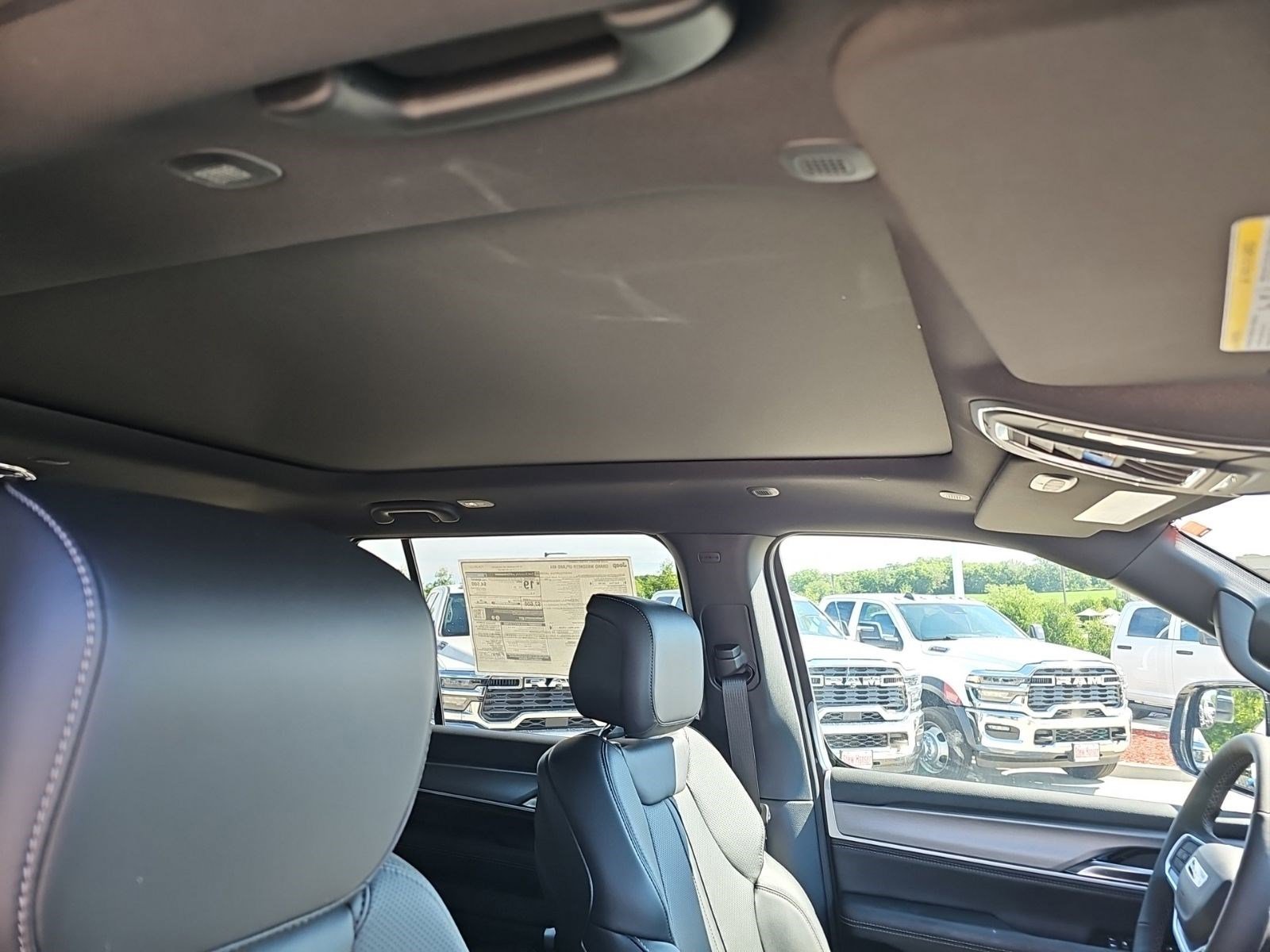 New 2026 Fathom Blue Pearlcoat Jeep Upland image 12