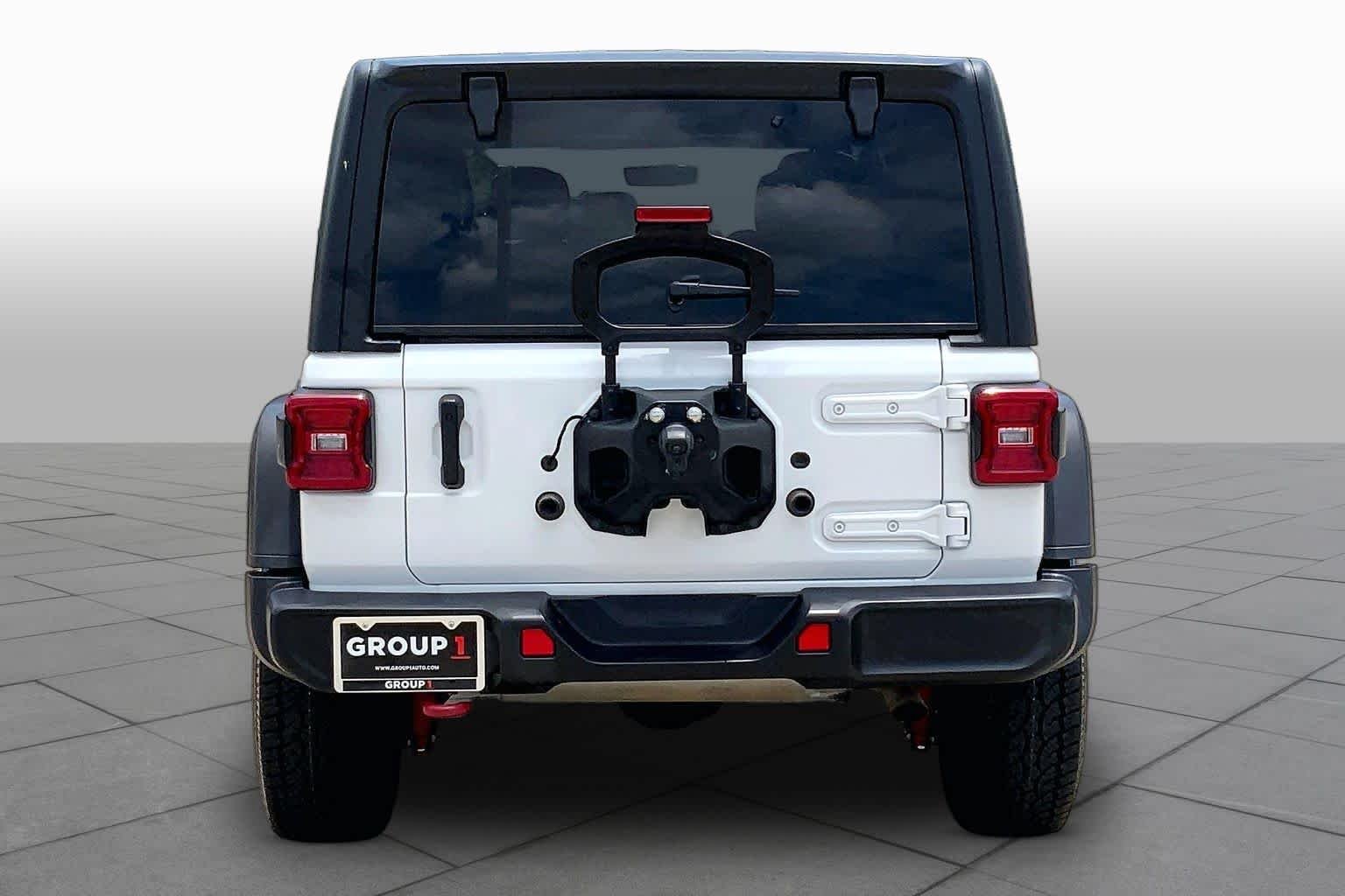 Used 2021 Bright White Clearcoat Jeep Unlimited Rubicon image 4