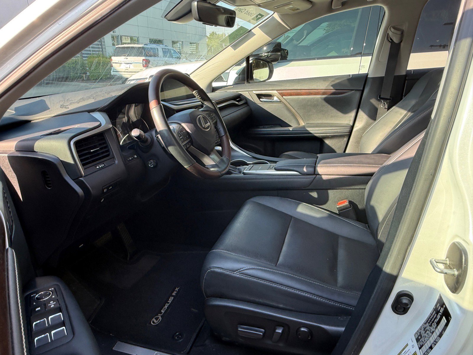 Used 2022 White Pearl Lexus RX 350 image 27