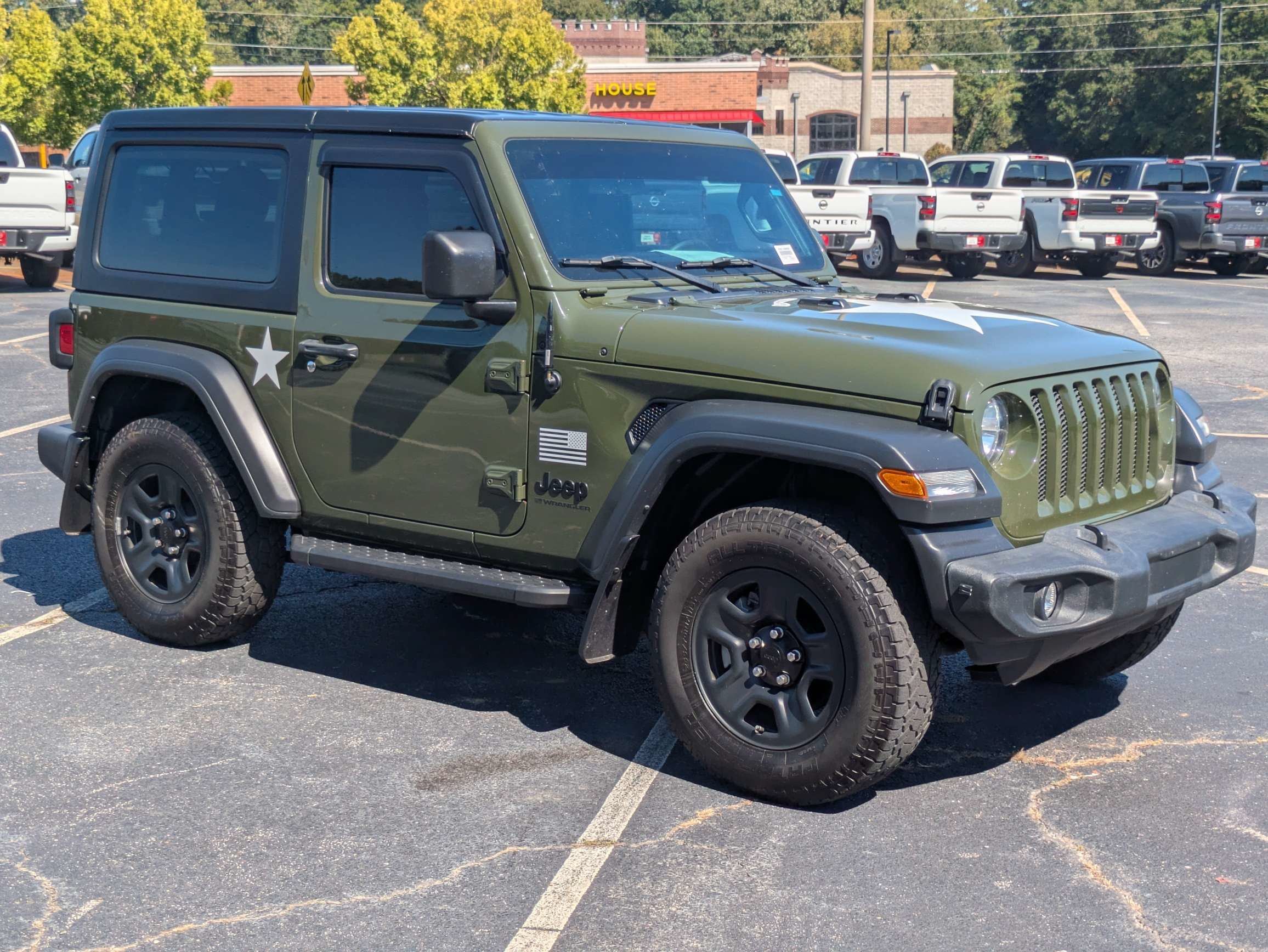 Used 2023 Green Jeep Sport image 2
