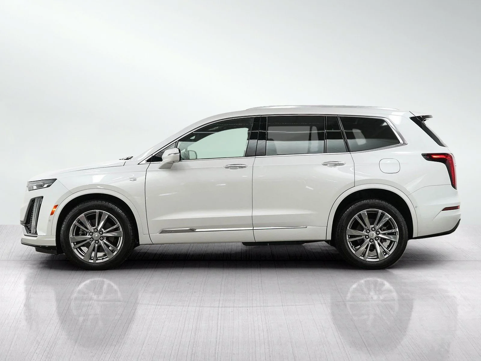 Used 2023 Cadillac XT6 Premium Luxury with VIN 1GYKPDRS4PZ216546 for sale in Roseville, Minnesota