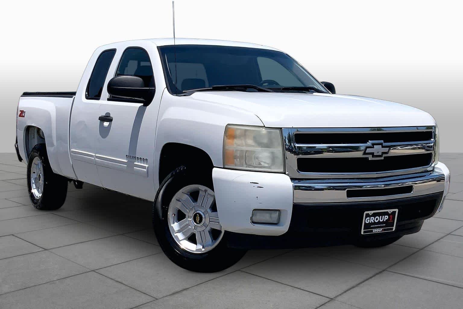 Used 2011 Chevrolet Silverado 1500 LT with VIN 1GCRCSE06BZ236931 for sale in Sugar Land, TX
