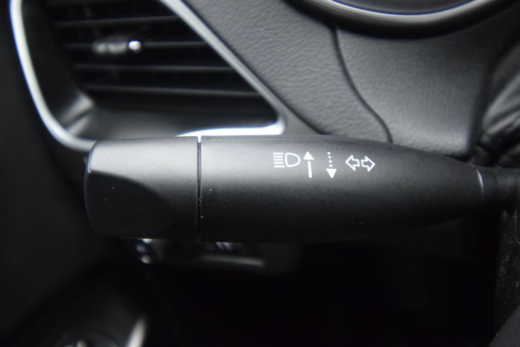 Used 2019 Velvet Red Pearlcoat Jeep Latitude Plus image 37
