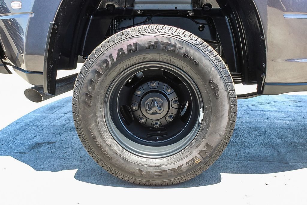 New 2026 Crystal Metallic Ram Tradesman image 12