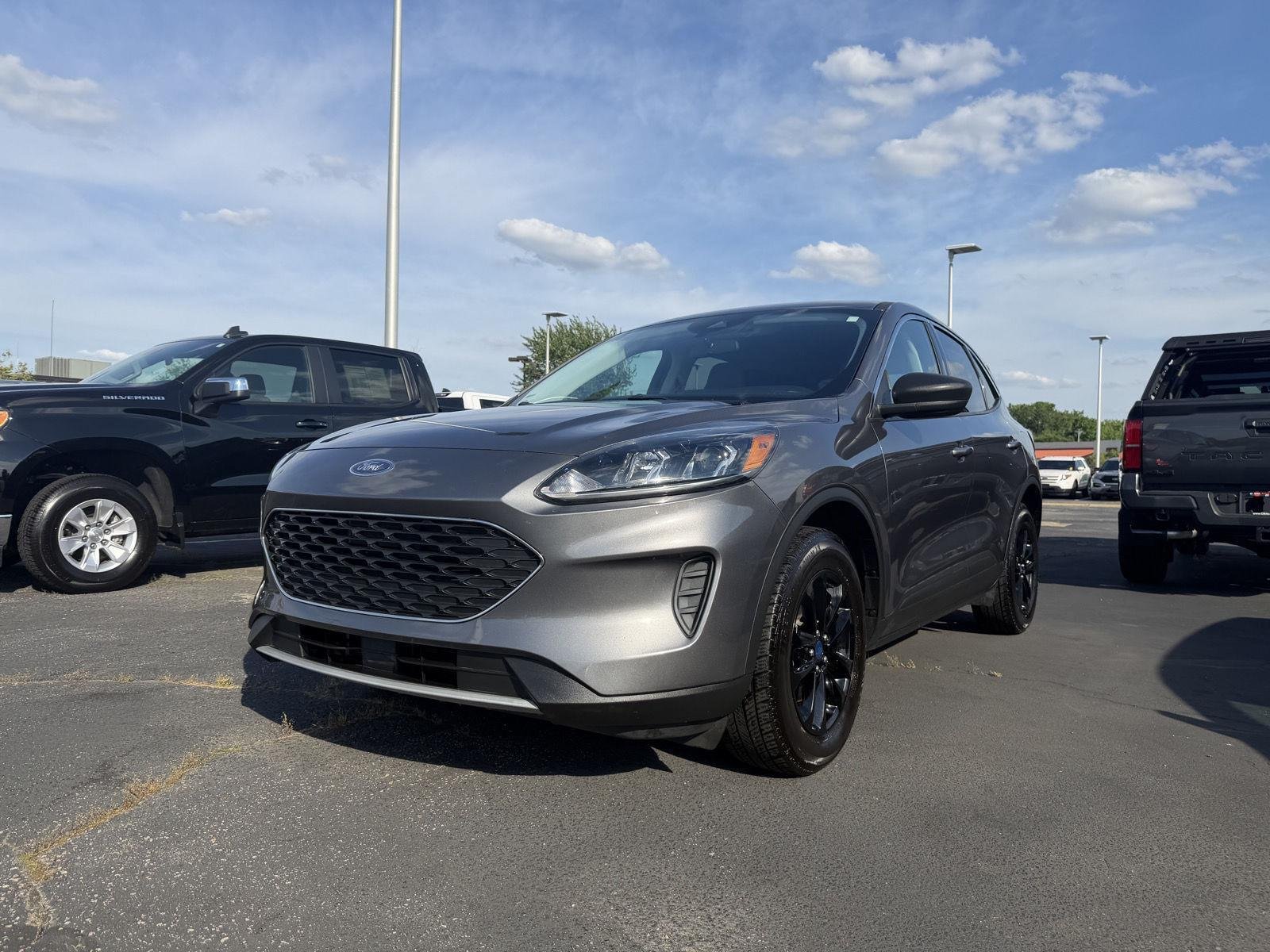 Used 2022 Oxford White Ford SE Hybrid image 3