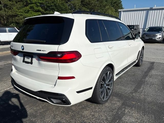 Used 2021 White BMW xDrive40i image 4