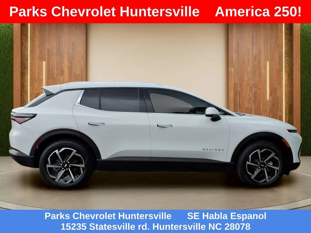 New 2026 Summit White Chevrolet LT image 32