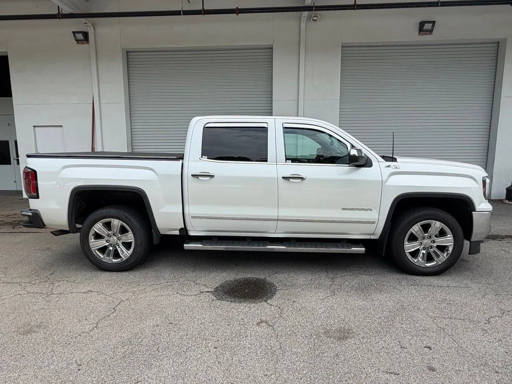 Used 2018 White GMC SLT image 4
