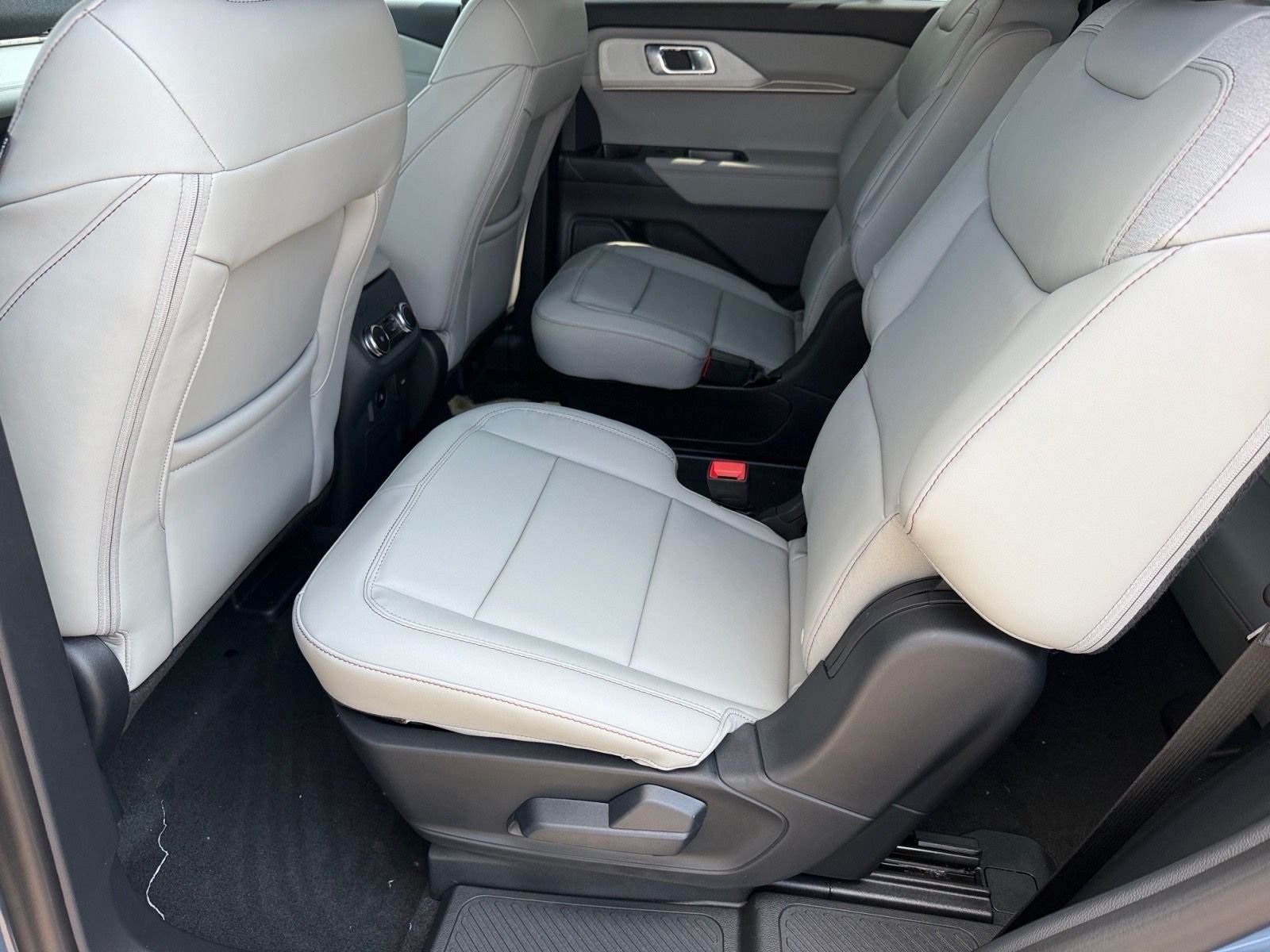 New 2027 Vapor Blue Metallic Ford Active image 14