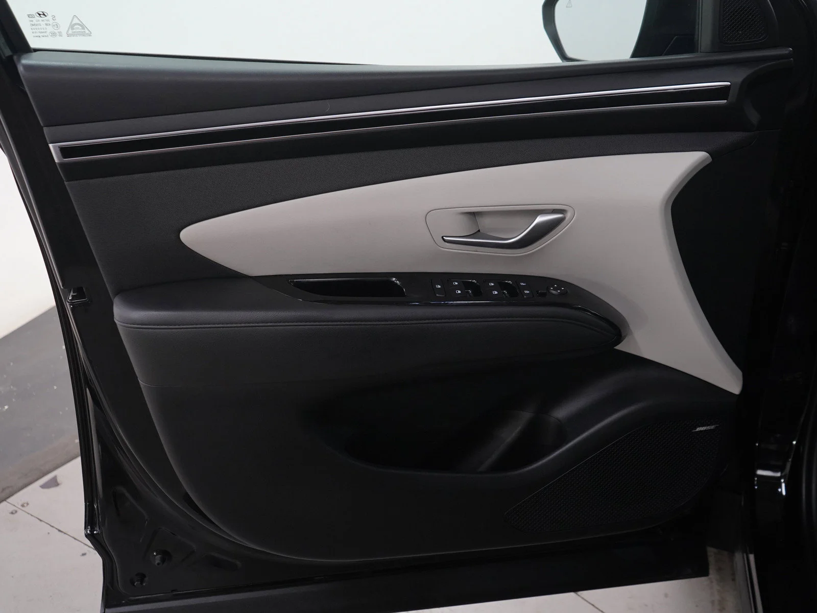 Used 2022 Phantom Black Hyundai SEL image 20