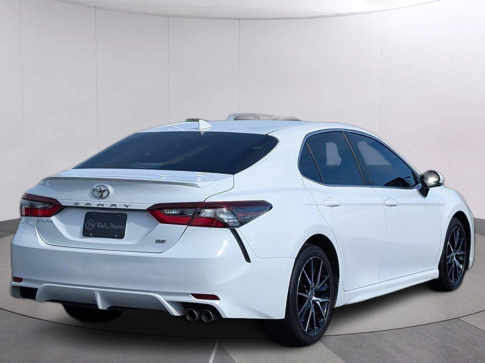 Used 2023 Ice Cap Toyota SE image 7