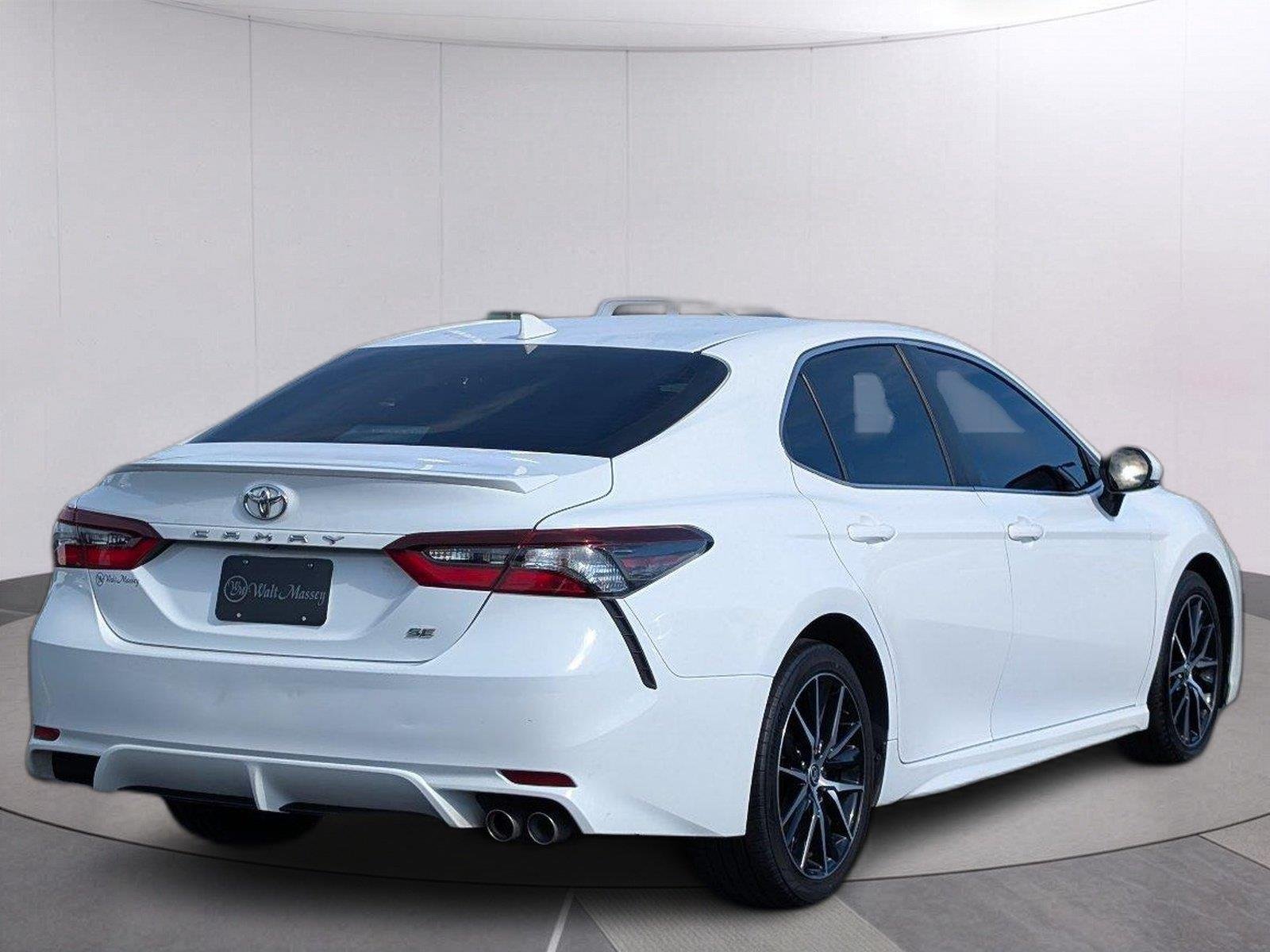 Used 2023 Ice Cap Toyota SE image 7