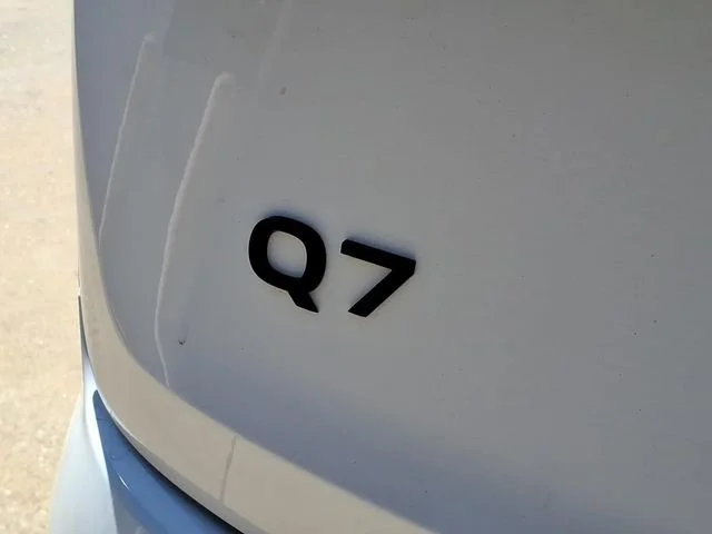 Used 2025  Audi Premium Plus image 31