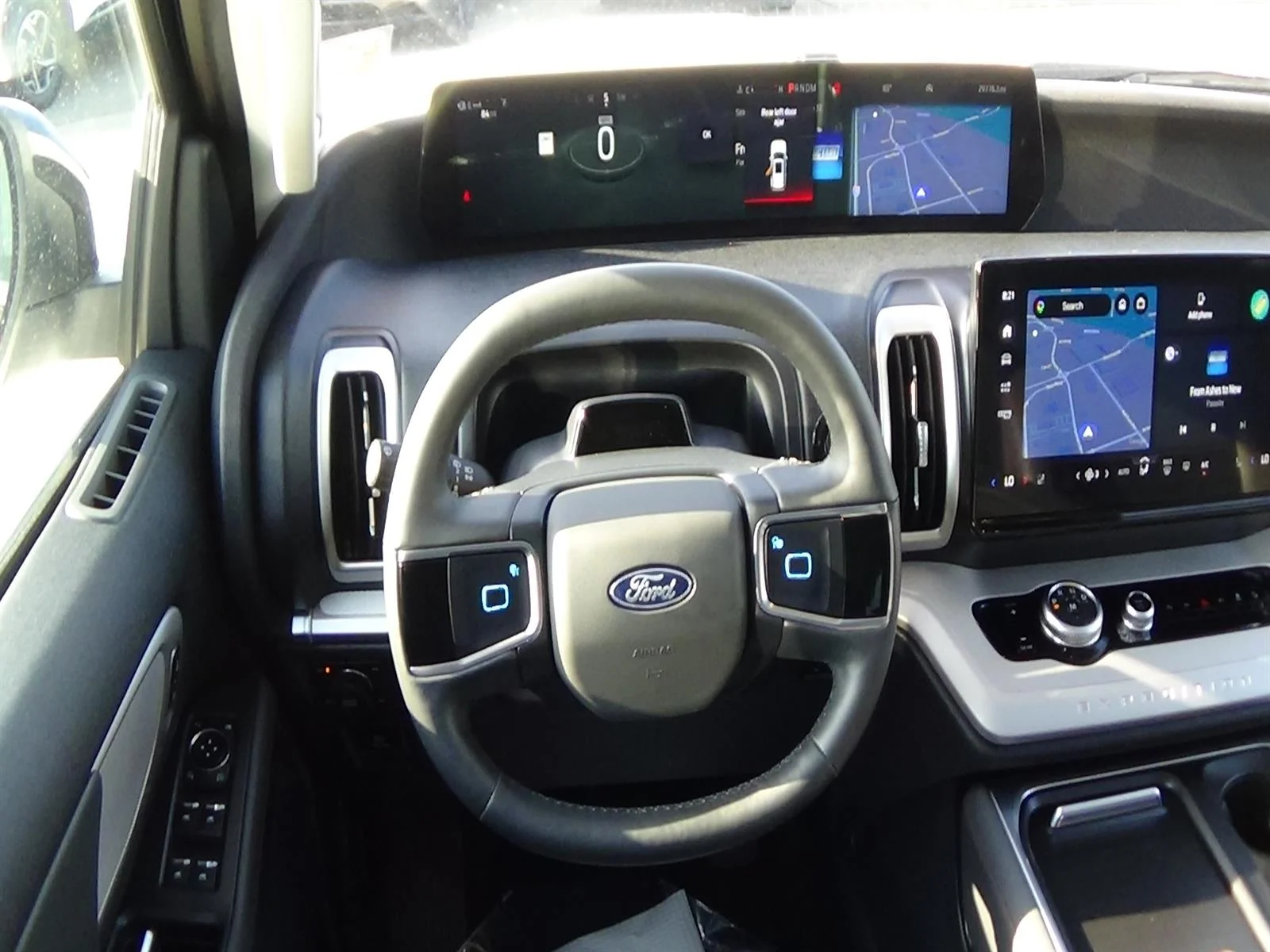Used 2025 Oxford White (yz) Ford Active image 15