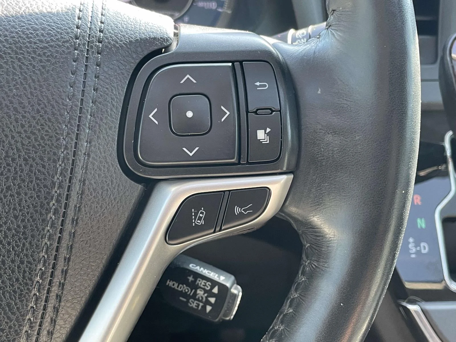 Used 2019 Blizzard Pearl Toyota Limited Premium image 13