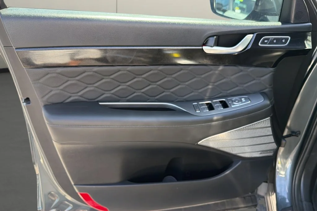 Used 2022 Gray Hyundai Calligraphy image 13