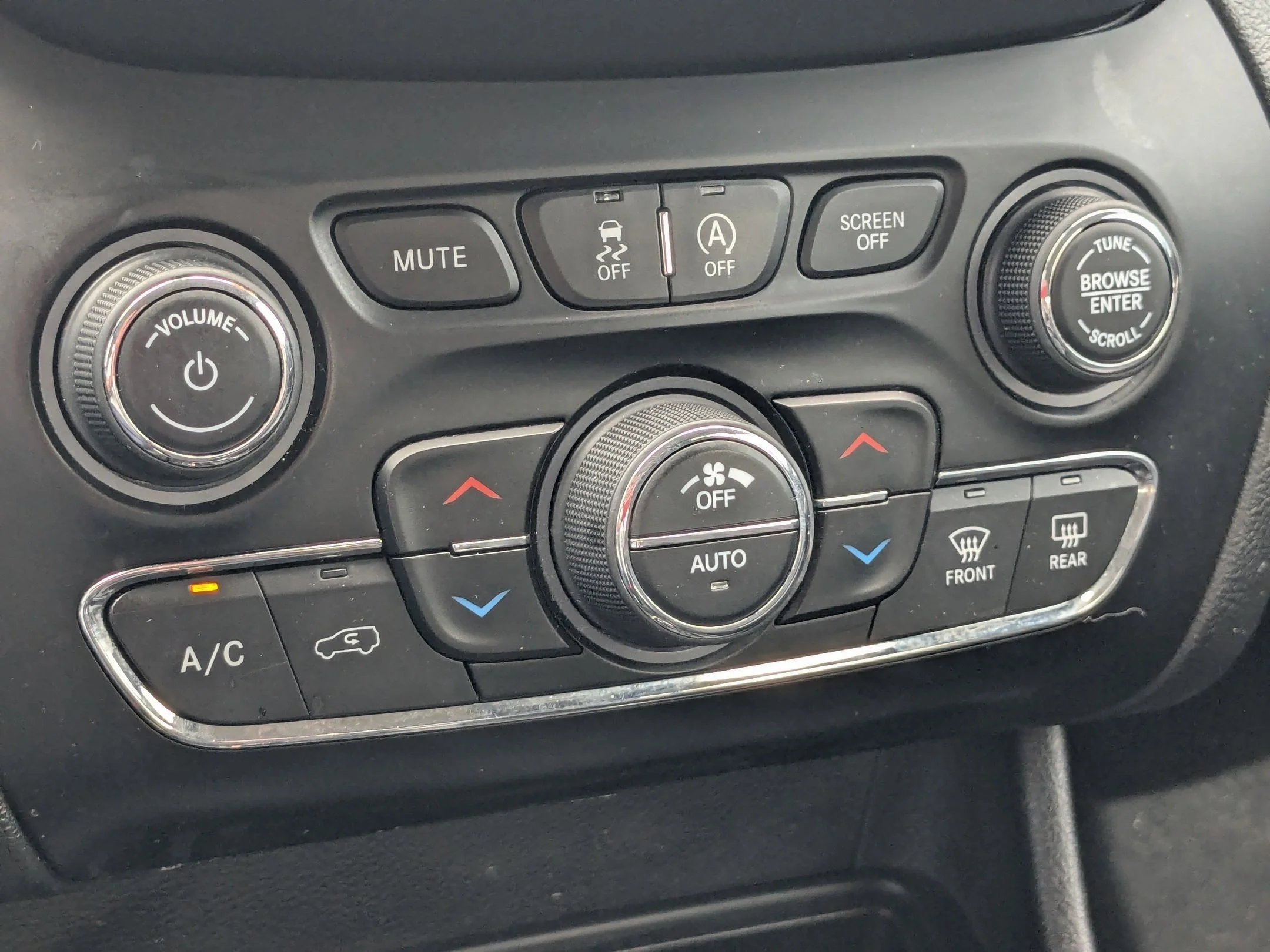 Used 2020 Bright White Clearcoat Jeep Limited image 21