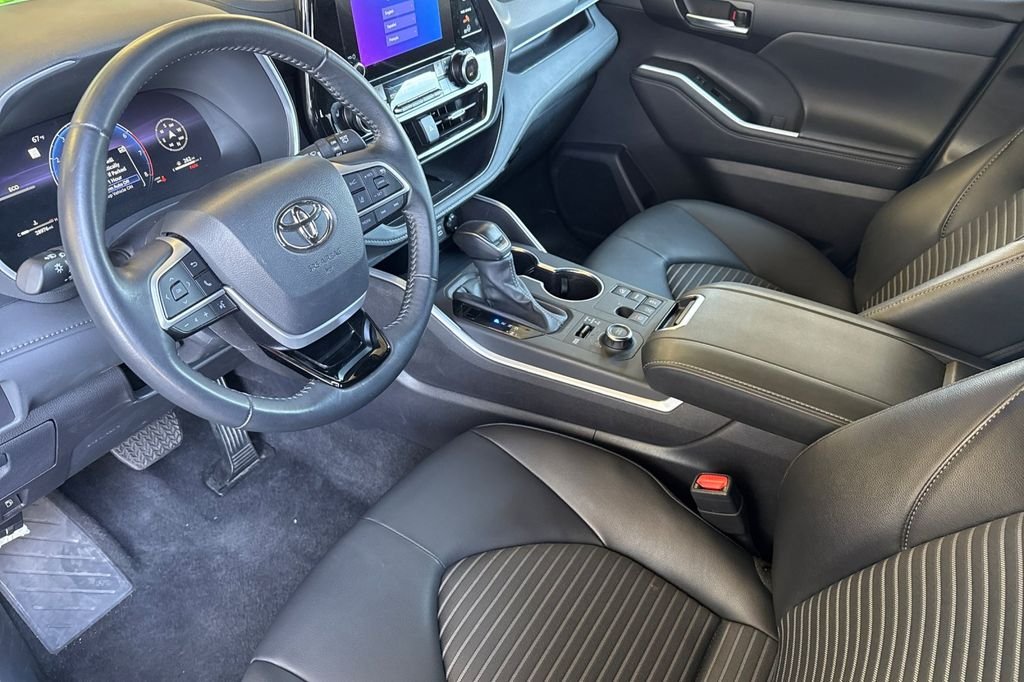Used 2025 Gray Toyota XSE image 10