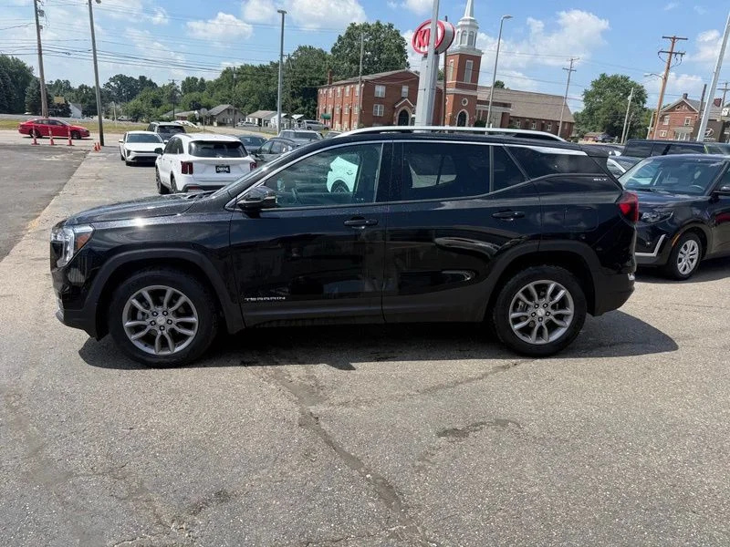 Used 2022 Black GMC SLT image 5