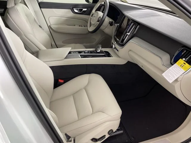 2025 Volvo XC60 Plus - Photo 48