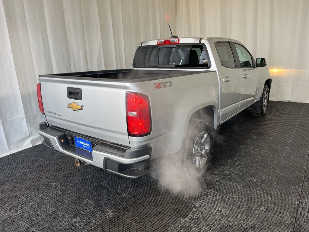Used 2020 Silver Chevrolet Z71 image 26